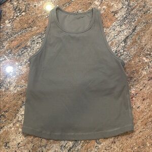 Vuori Women’s Sleeveless Shirt Size Small Tan
